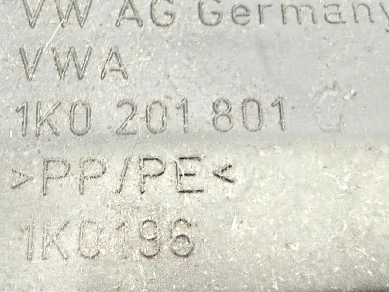 Aktivkohlebehälter Tankentlüftung Golf VW Golf Plus 2005 5M1 1,6 FSI 1K0201801