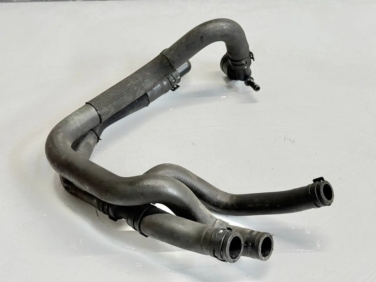 Kühlwasserschlauch Kühlmittelrohr VW Touran 1.6 FSI 1T1 2003 1T0121156E