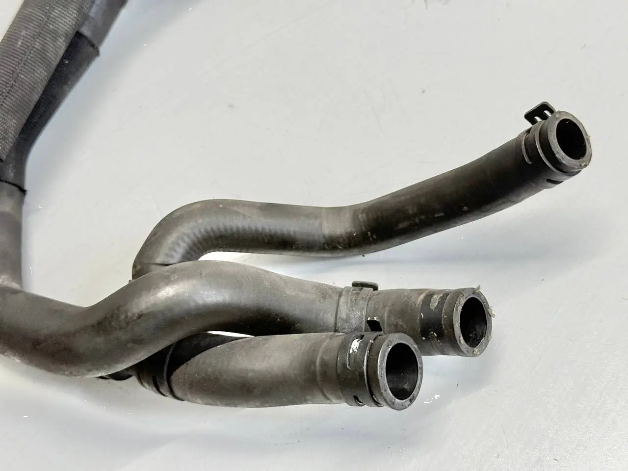 Kühlwasserschlauch Kühlmittelrohr VW Touran 1.6 FSI 1T1 2003 1T0121156E