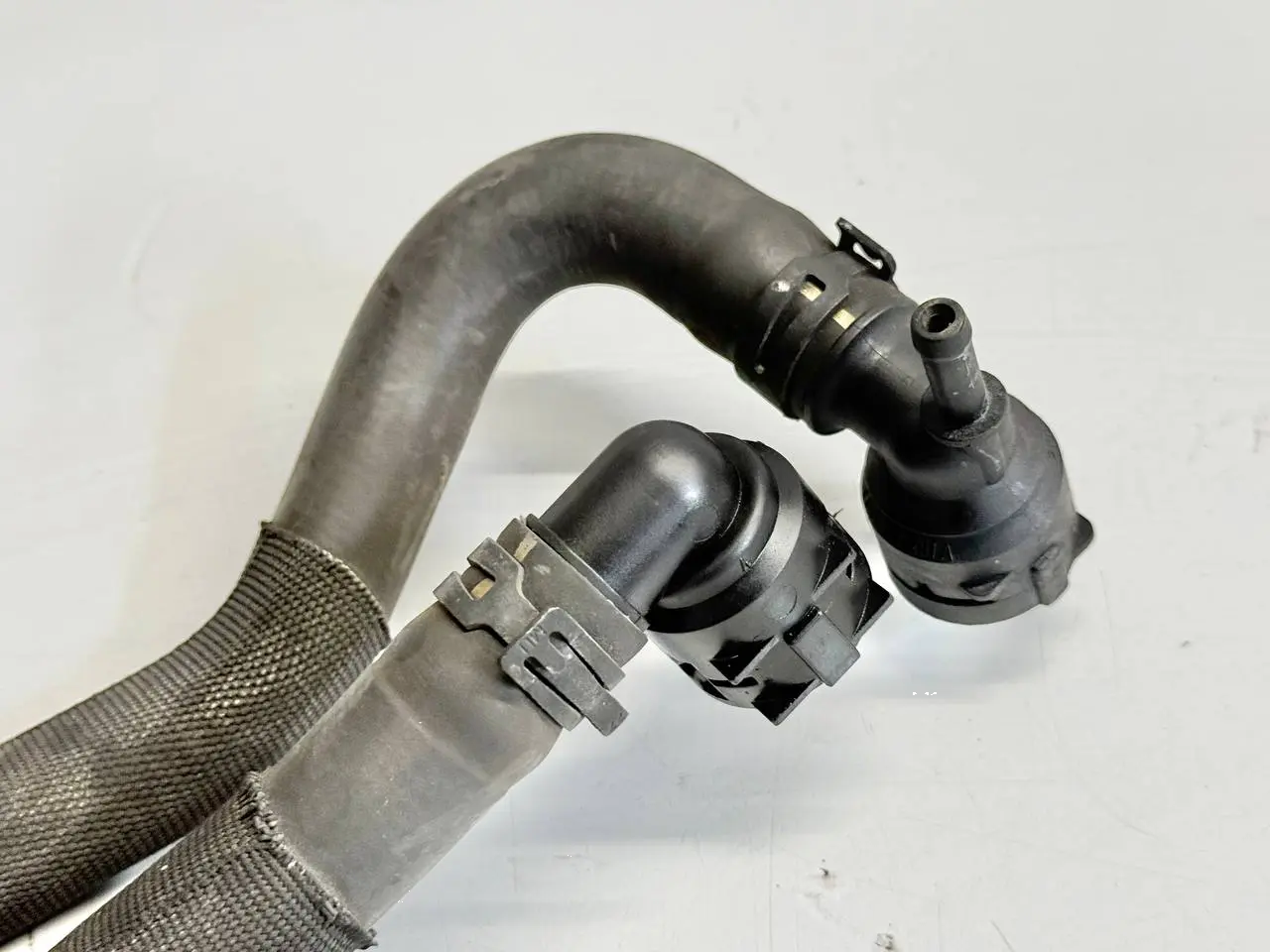 Kühlwasserschlauch Kühlmittelrohr VW Touran 1.6 FSI 1T1 2003 1T0121156E
