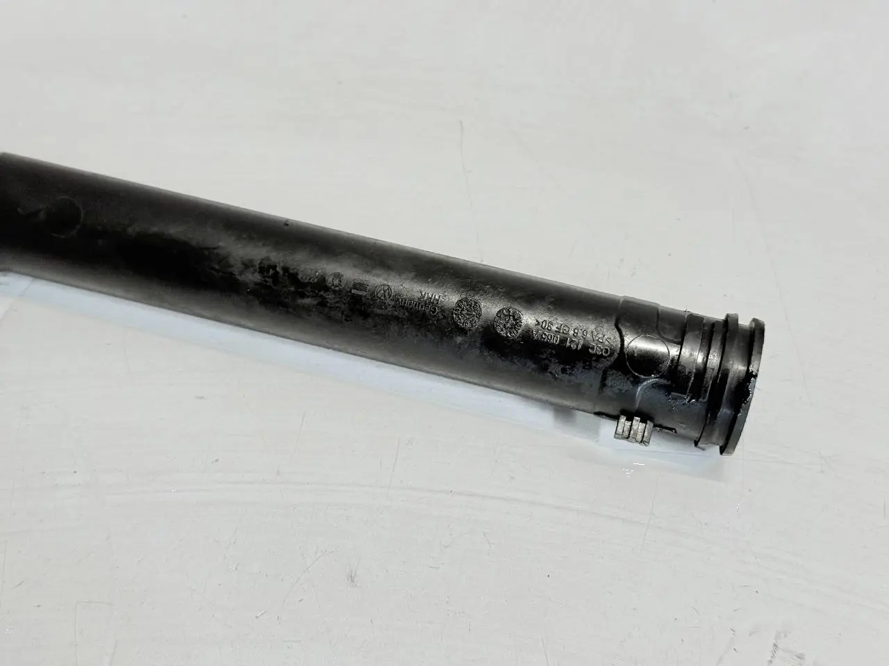 Kühlwasserrohr Schlauch Wasserleitung VW Touran 1.6 FSI 1T1 2003 03C121065A