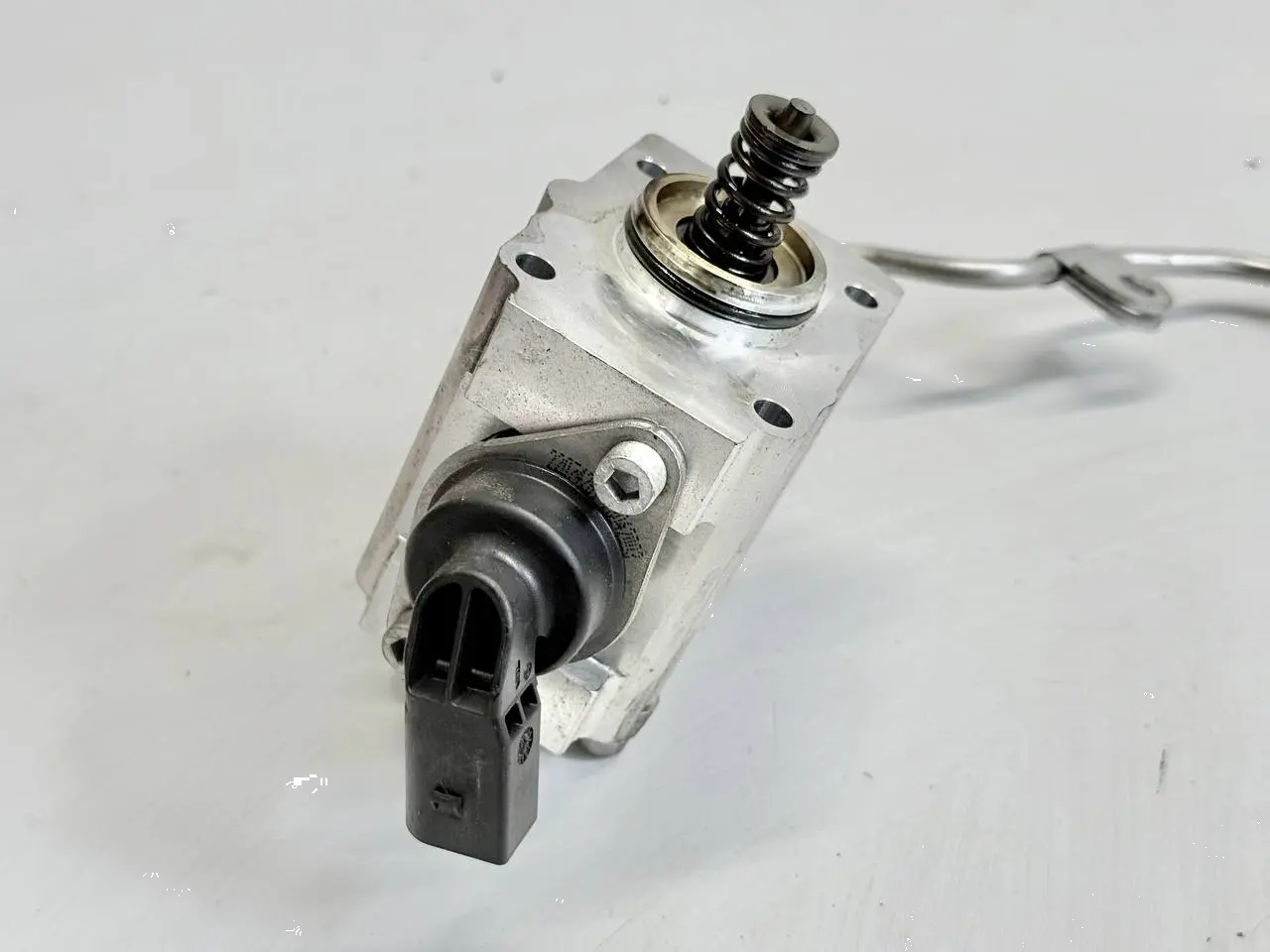 Hochdruckpumpe Kraftstoffpumpe VW Touran 1.6 FSI 1T1 2003 03C127025L