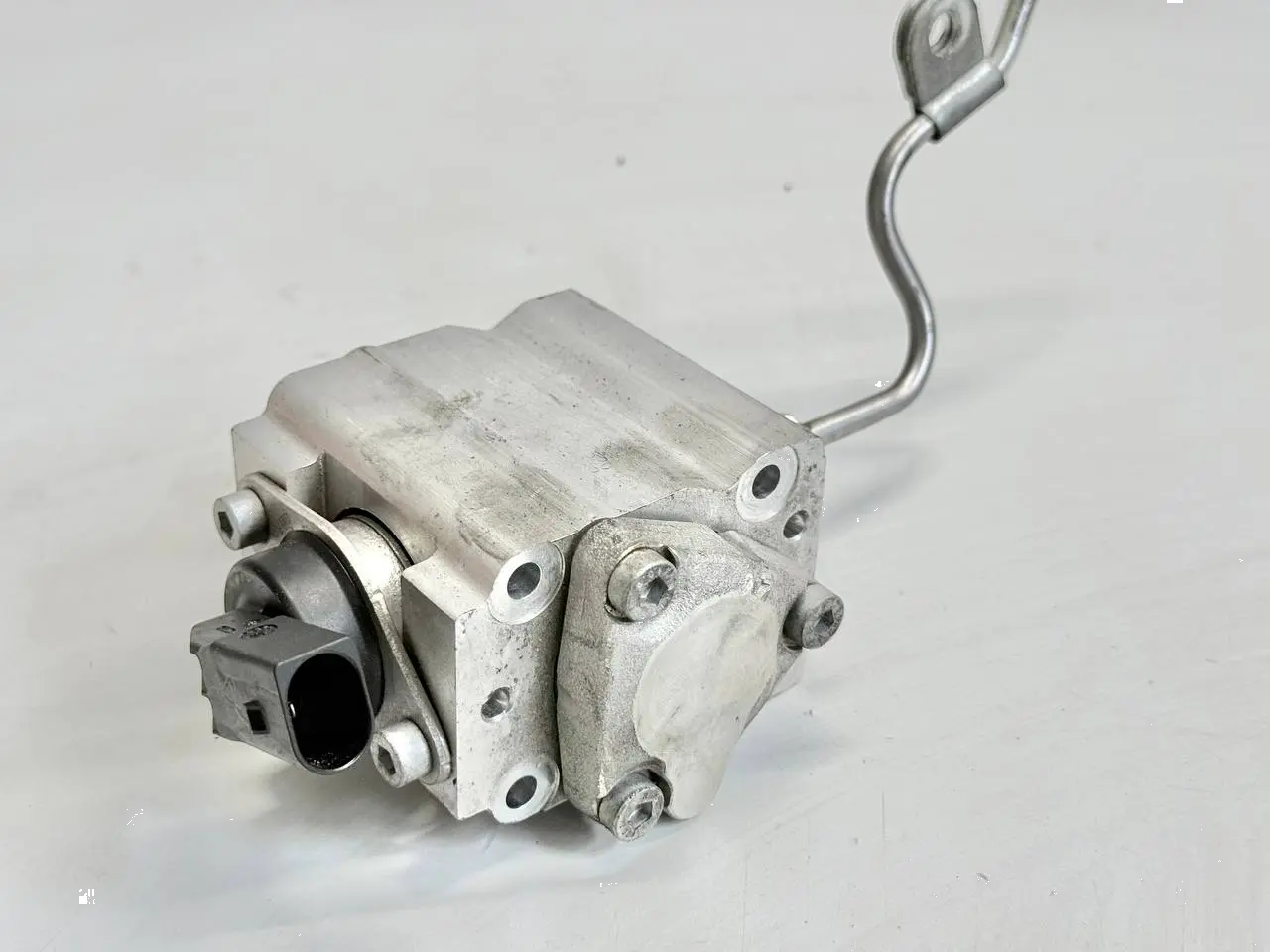 Hochdruckpumpe Kraftstoffpumpe VW Touran 1.6 FSI 1T1 2003 03C127025L