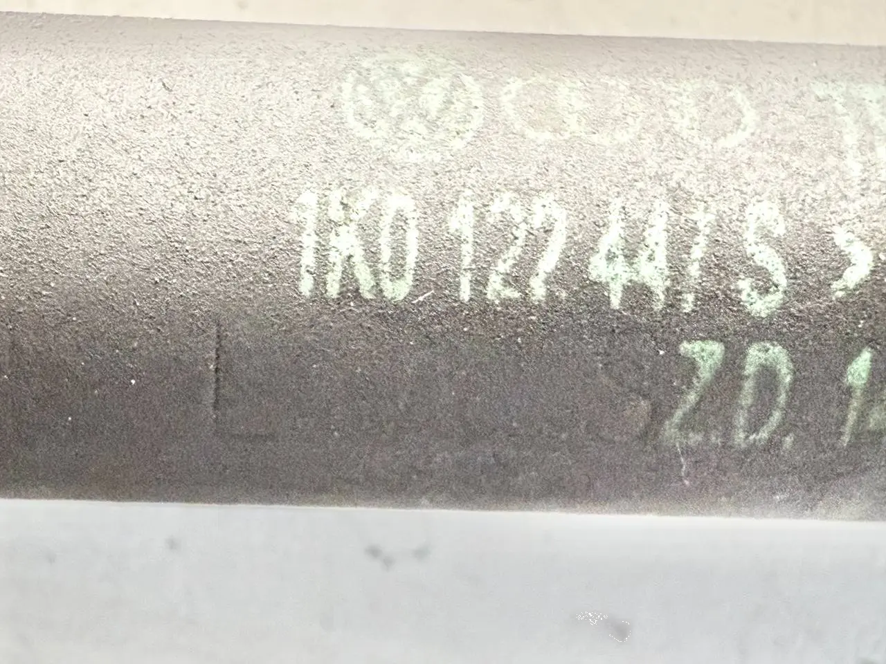 Kühlmittelschlauch Kühlwasserschlauch VW Touran 1.6 FSI 1T1 2003 1K0122447S