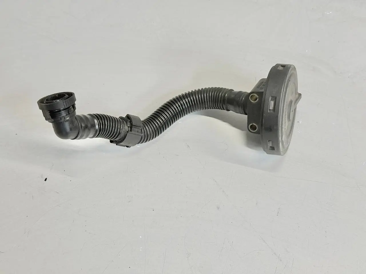 Entlüftungsschlauch Antennenverstärker VW Touran 1.6 FSI 1T1 2003 03C103201D