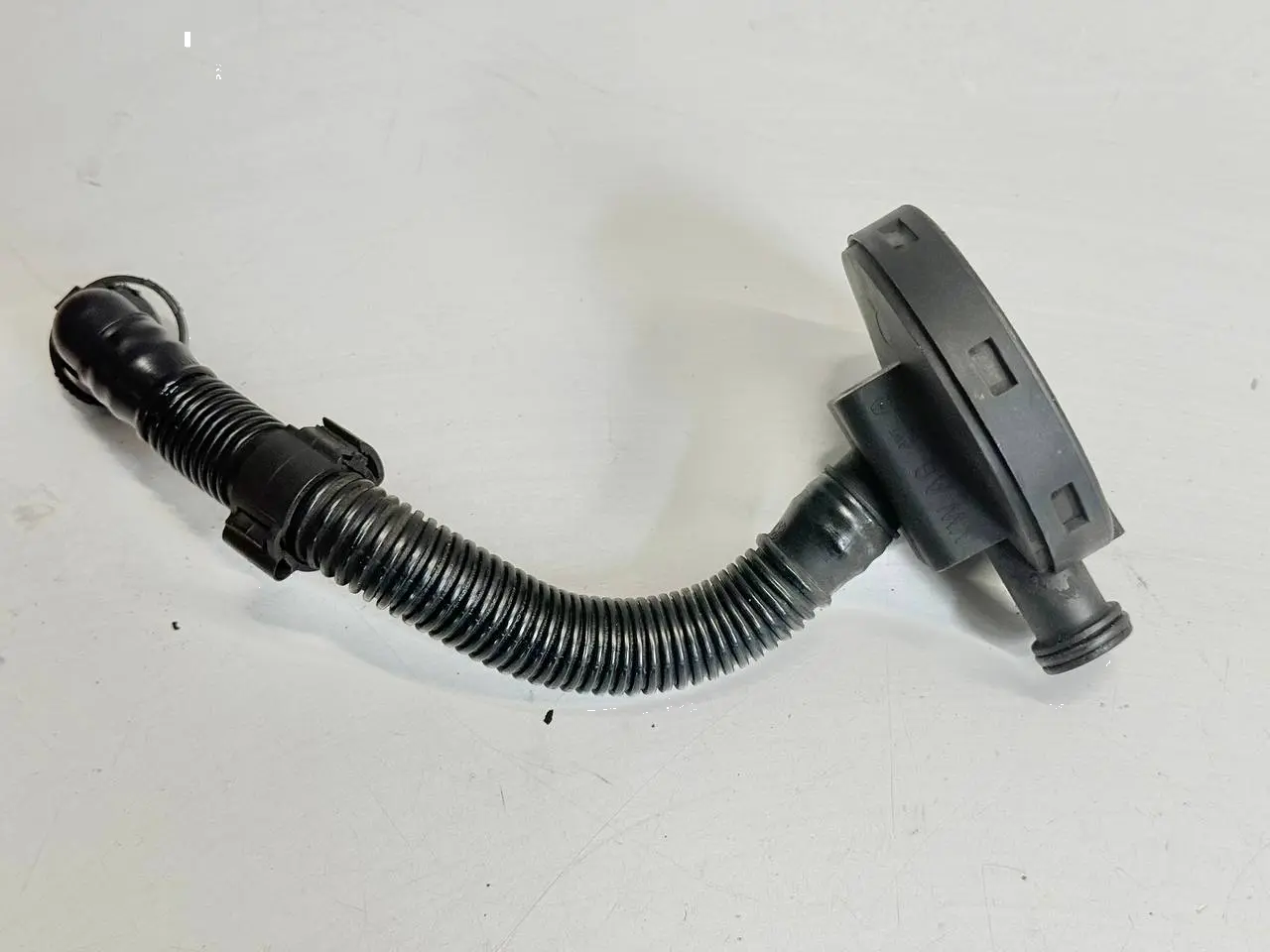 Entlüftungsschlauch Antennenverstärker VW Touran 1.6 FSI 1T1 2003 03C103201D