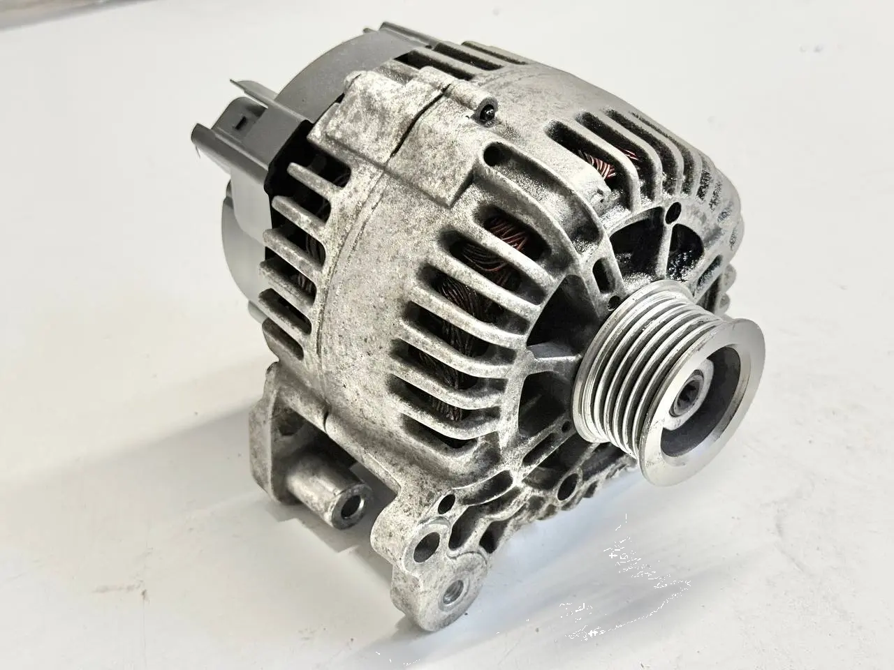 Lichtmaschine Generator Alternator Golf VW Touran 1.6 FSI 1T1 2003 03C903023B