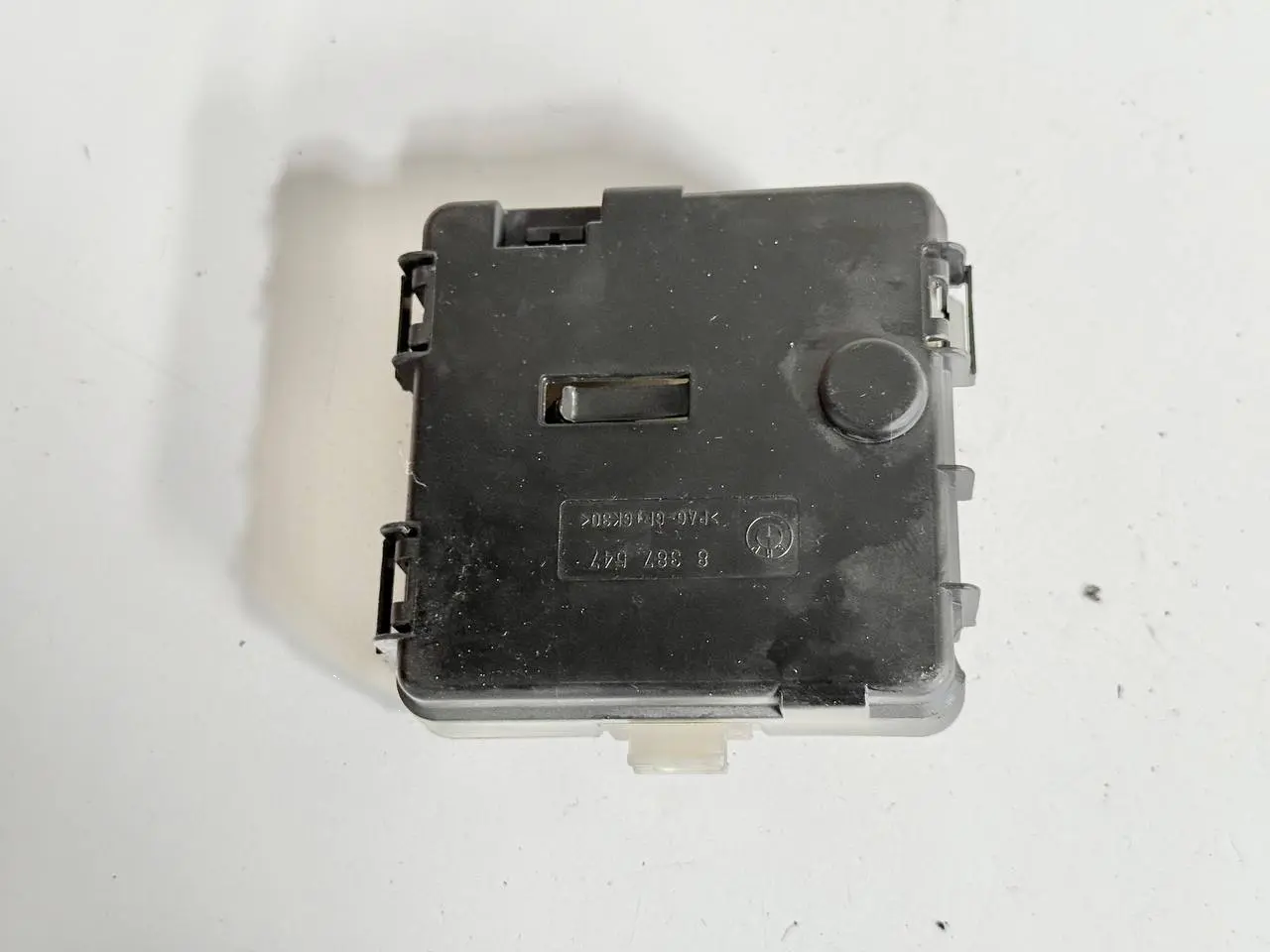 Abdeckung Batteriestützpunkt B+ BMW 320D E46 3FL Touring 2004 8387547