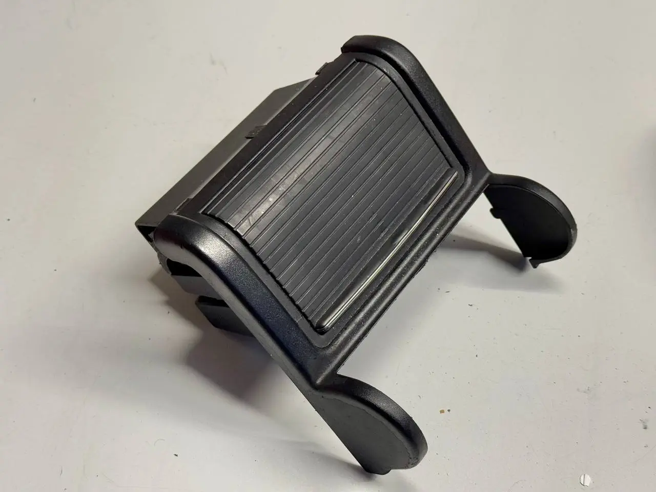 Aschenbecherblende Mittelkonsole 320D BMW 320D E46 3FL Touring 2004 51168213682