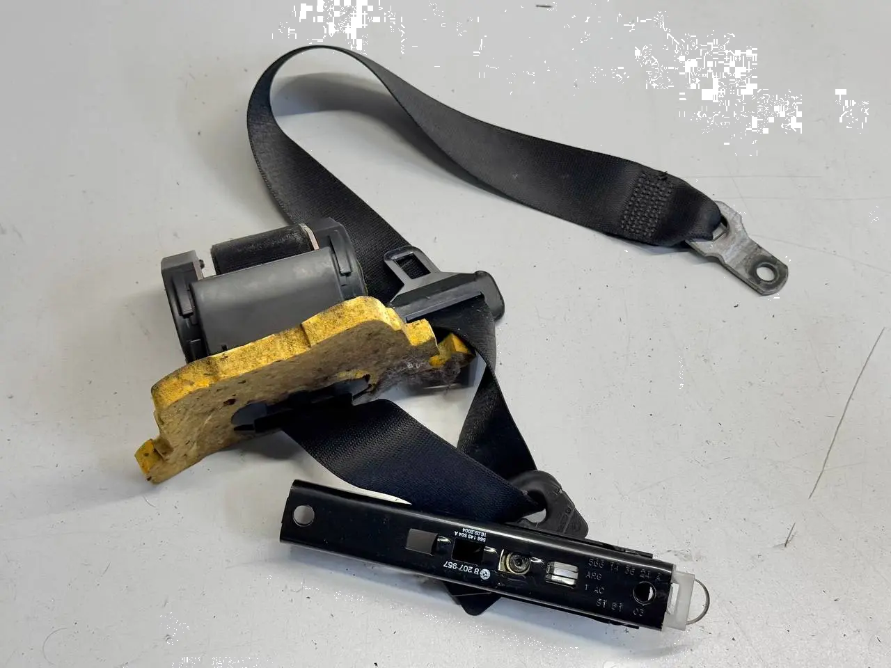 Sicherheitsgurt Anschnallgurt Gurt vorne BMW 320D E46 3FL Touring 2004 8207956