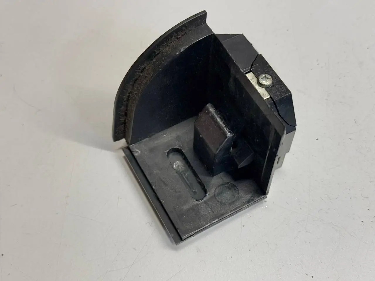 Halterung Aufnahme Gepäckraumabdeckung BMW 320D E46 3FL Touring 2004 7026710