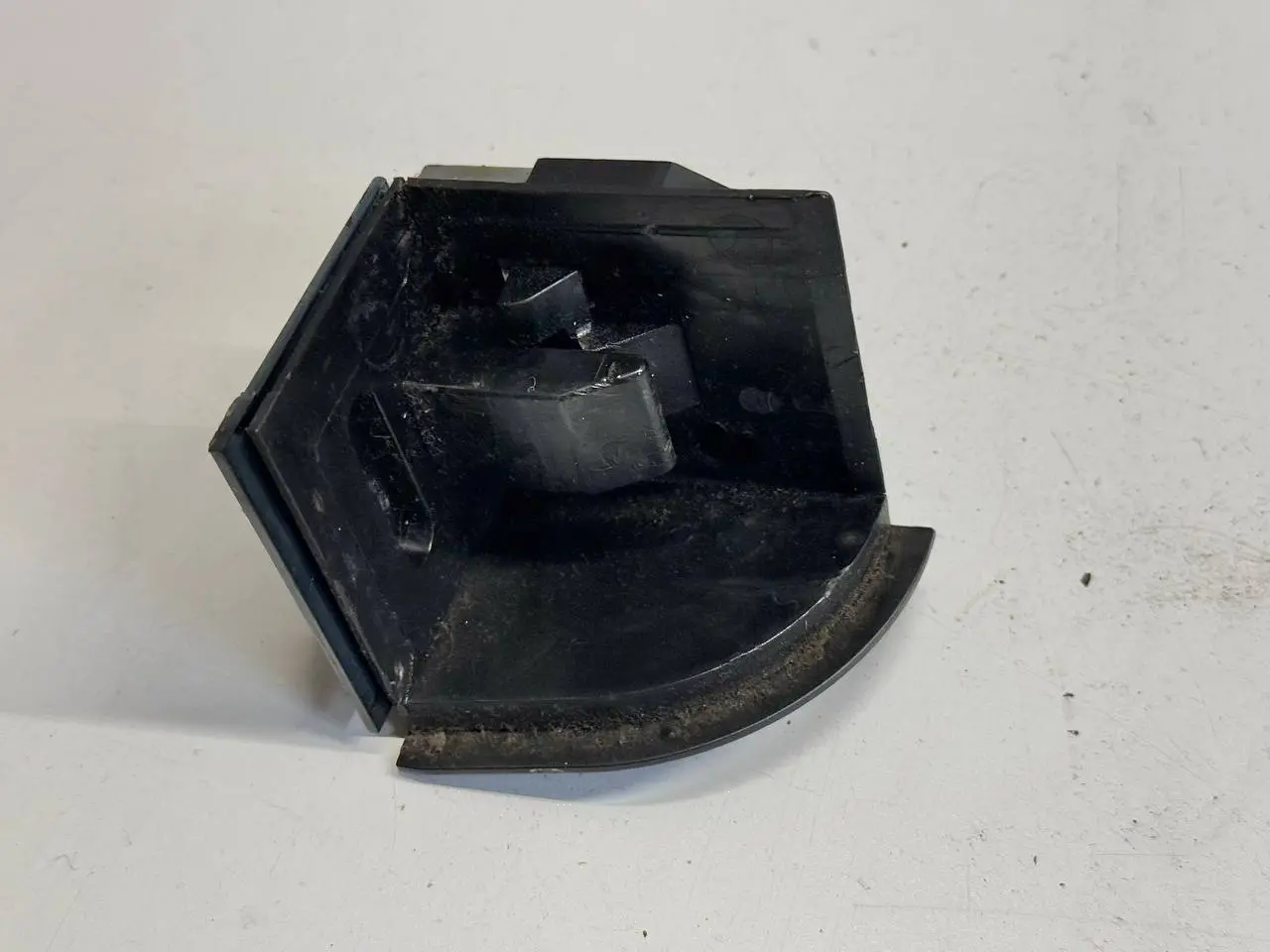 Halter für Heckrollo Gepäckraumabdeckung BMW 320D E46 3FL Touring 2004 7026709