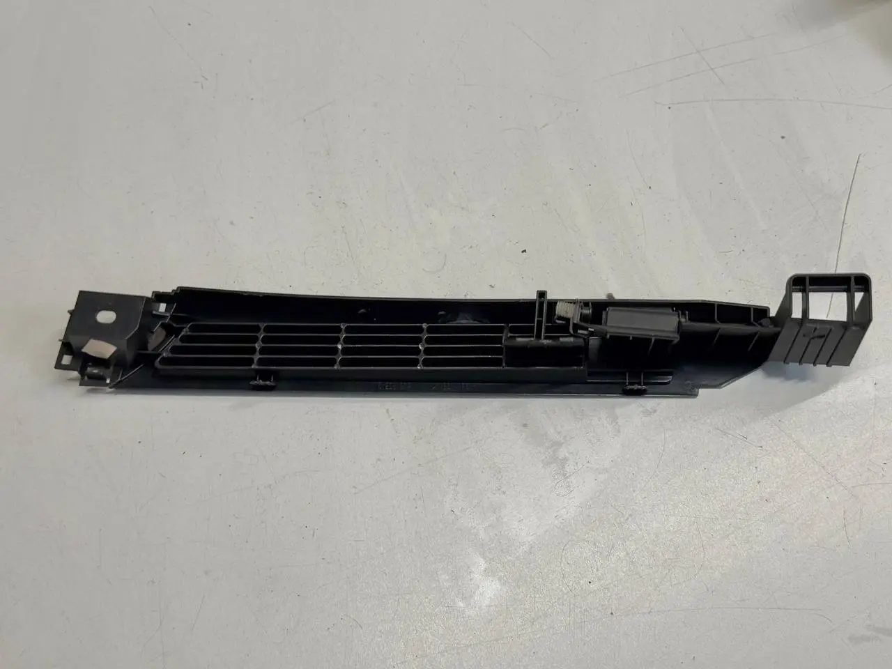 Abdeckung Verkleidung Lufteinlassgitter BMW 320D E46 3FL Touring 2004 8239432