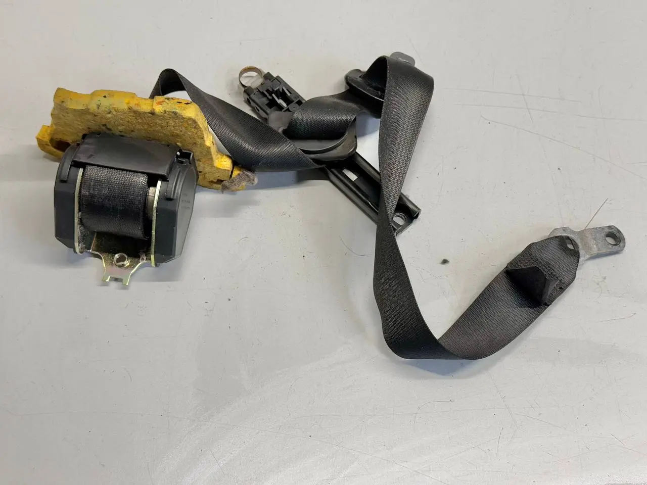 Sicherheitsgurt vorne links Fahrerseite BMW 320D E46 3FL Touring 2004 8207955