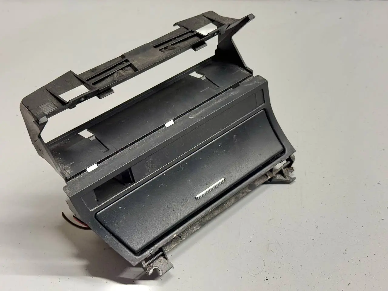 Ablage Mittelkonsole Träger Staufach 320D BMW 320D E46 3FL Touring 2004 8205377