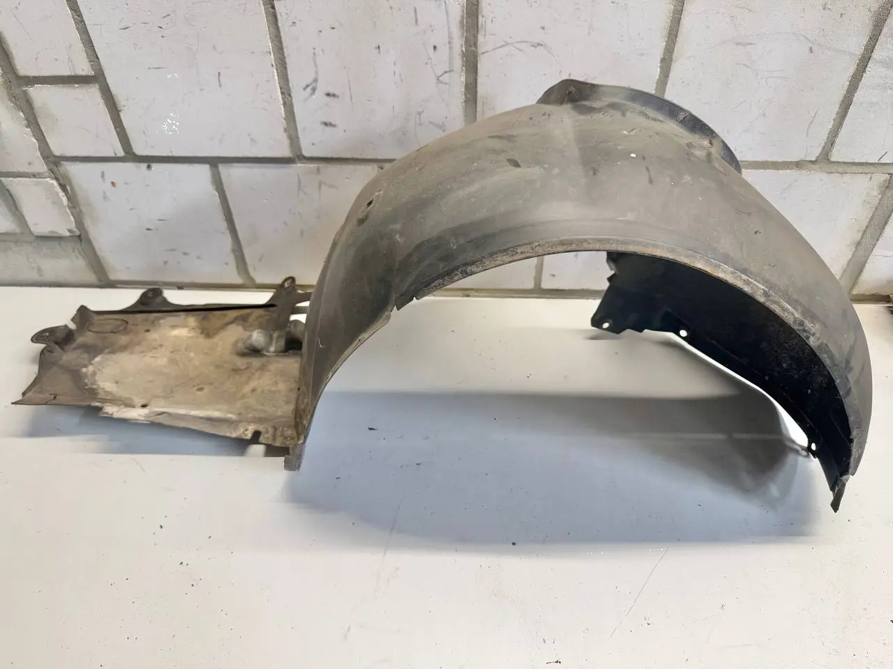 Radhausschale Innenradlauf vorn rechts BMW 320D E46 3FL Touring 2004 7036496