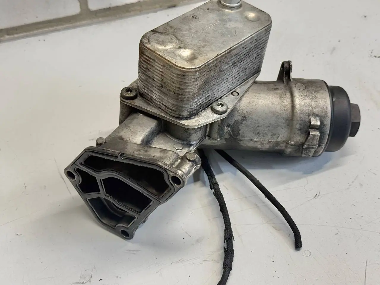 Ölfiltergehäuse mit Ölkühler 320D 3FL BMW 320D E46 3FL Touring 2004 7787072