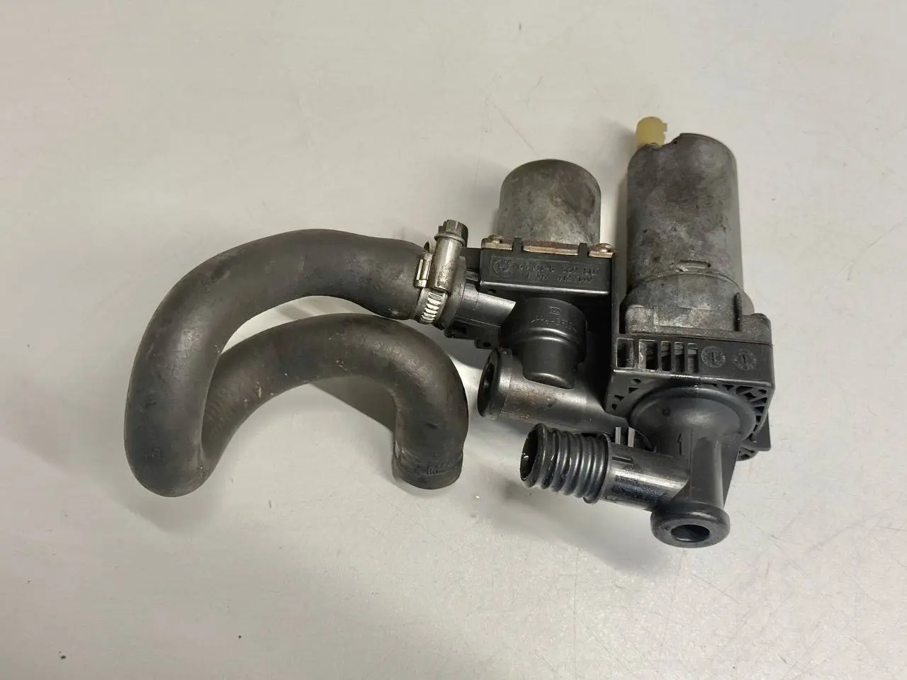 Wasserventil Zusatzwasserpumpe BMW 320D E46 3FL Touring 2004 8369807
