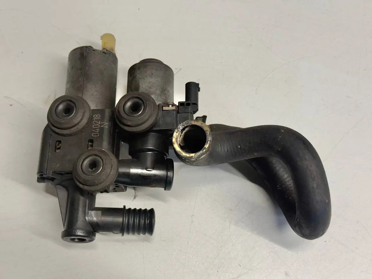 Wasserventil Zusatzwasserpumpe BMW 320D E46 3FL Touring 2004 8369807