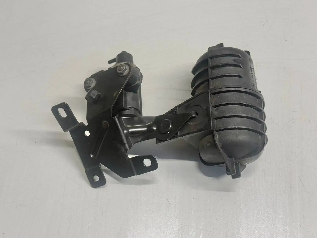 Vakuumbehälter Unterdruckbehälter für BMW 320D E46 3FL Touring 2004 2247620