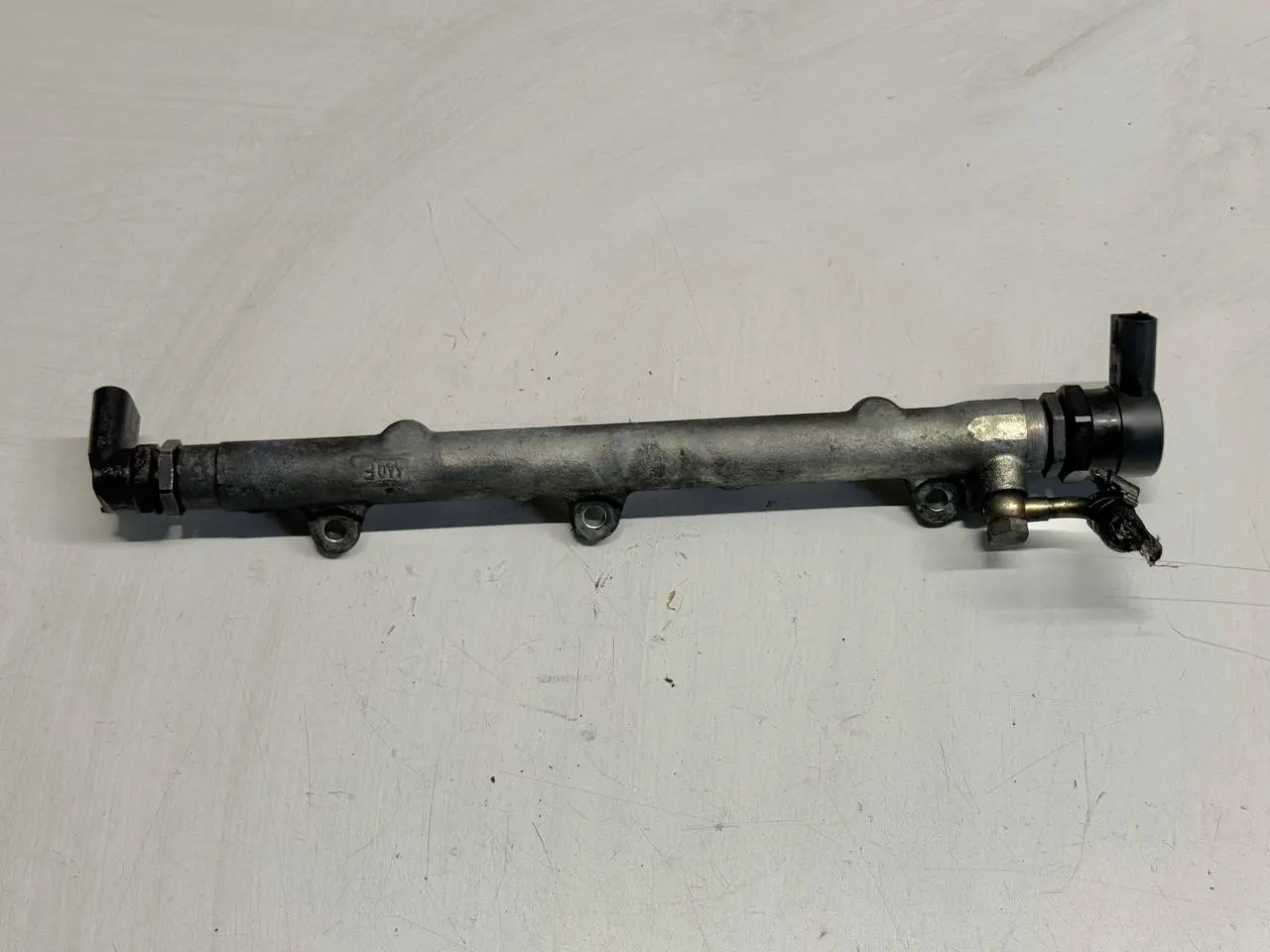Kraftstoffverteiler Einspritzleiste BMW 320D E46 3FL Touring 2004 0445214030