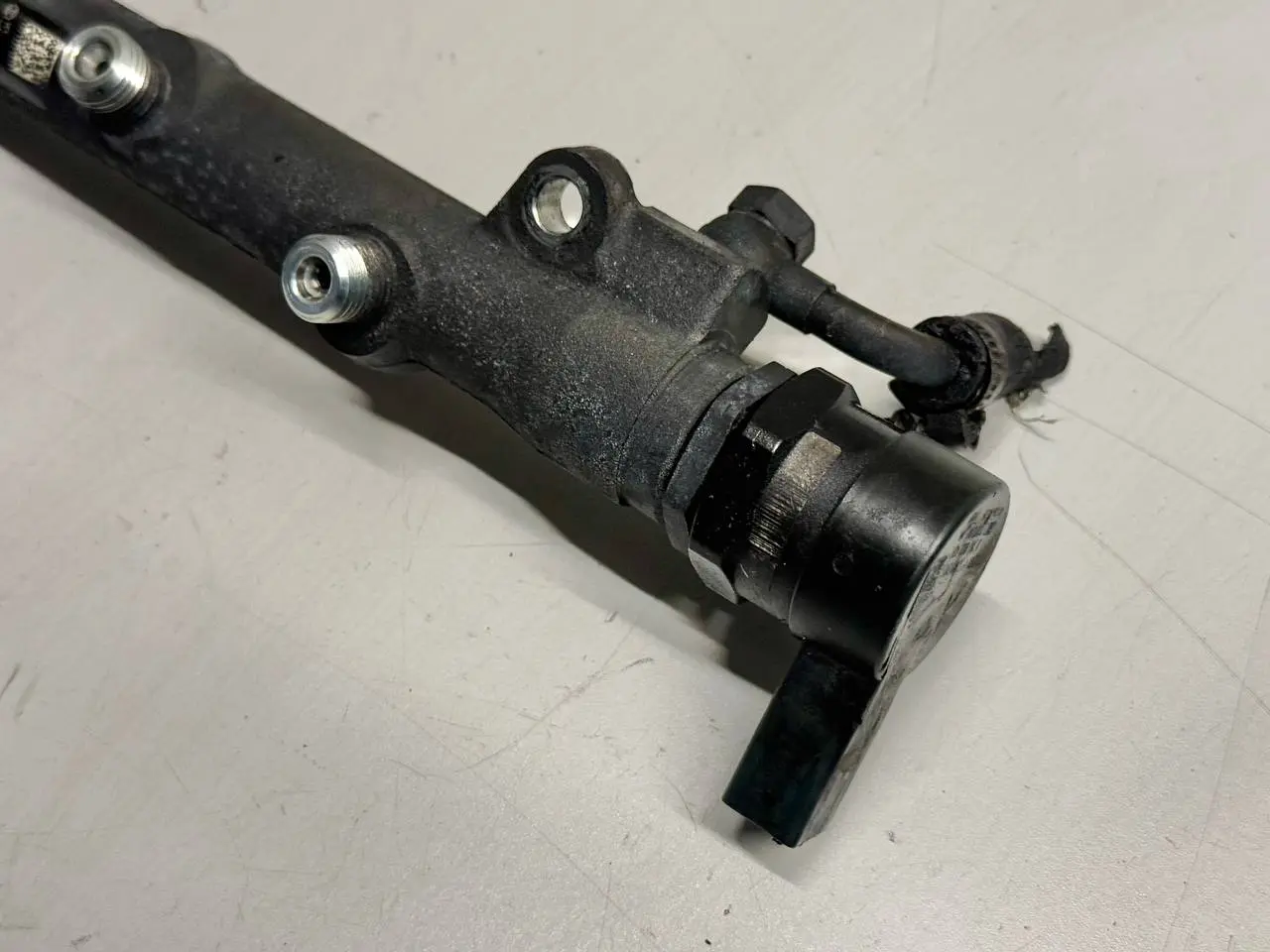 Kraftstoffverteiler Einspritzleiste BMW 320D E46 3FL Touring 2004 0445214030
