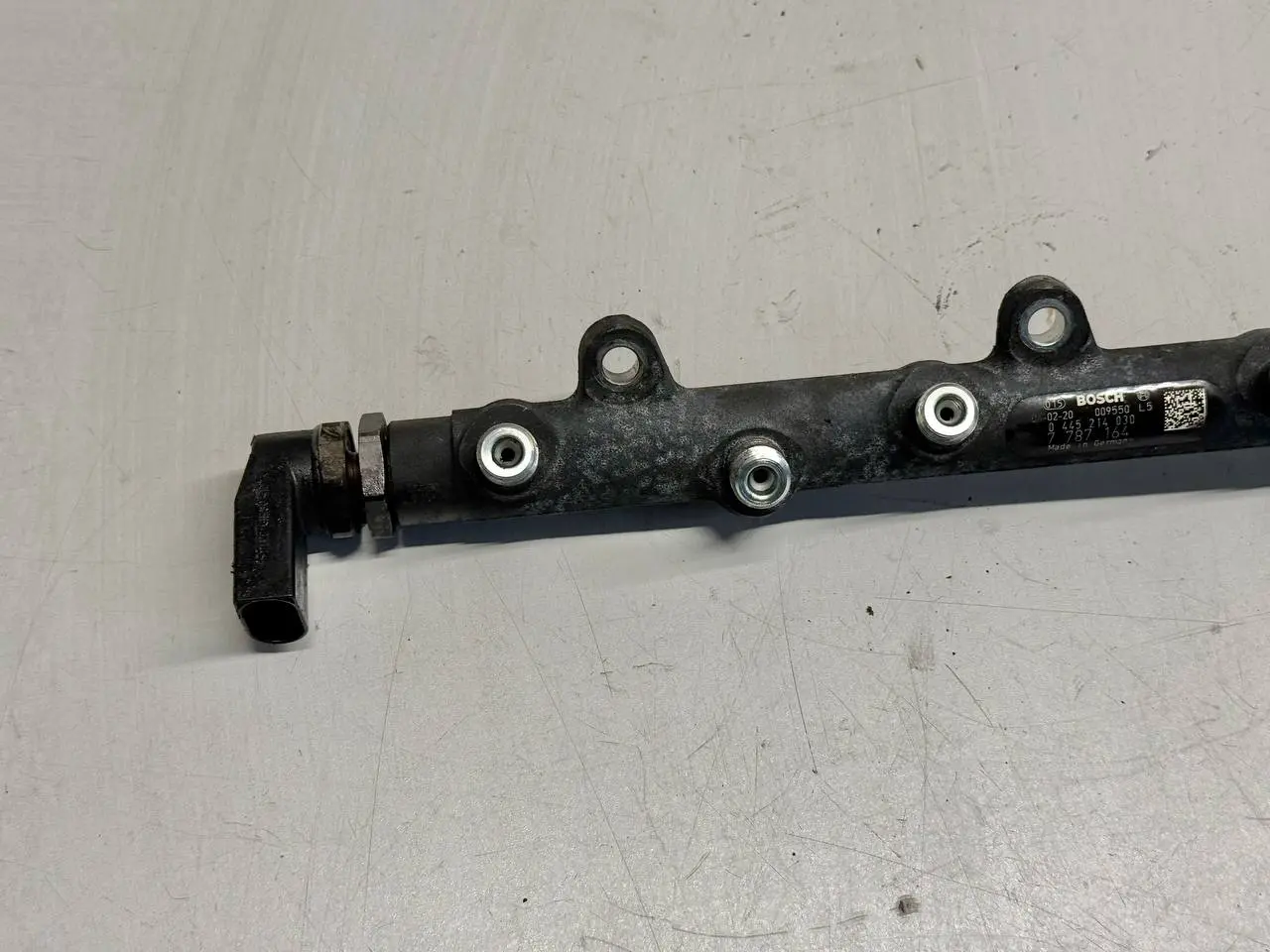 Kraftstoffverteiler Einspritzleiste BMW 320D E46 3FL Touring 2004 0445214030