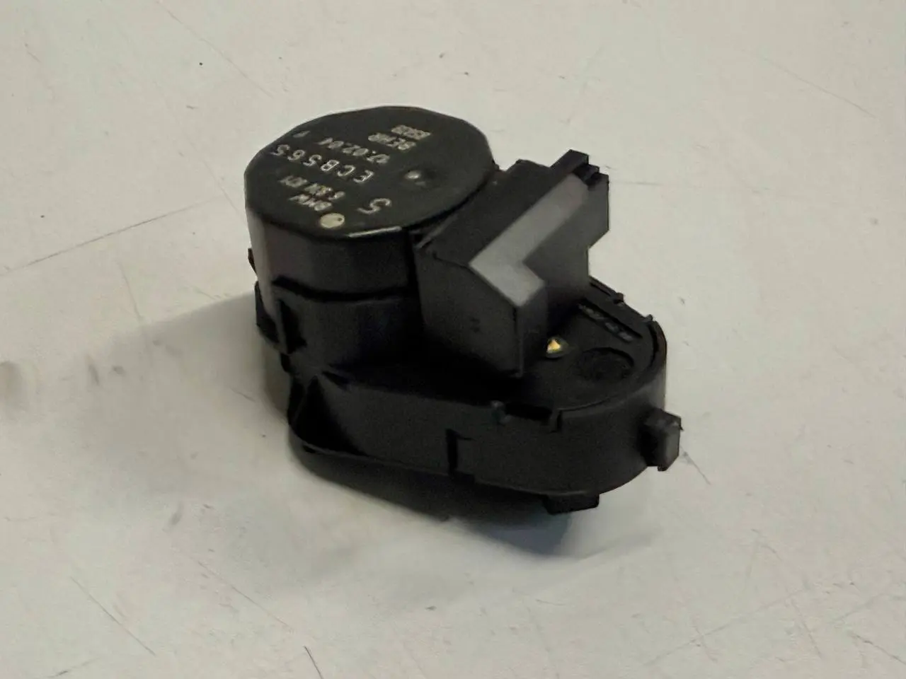 Stellmotor Heizungsregulierung 320D 3FL BMW 320D E46 3FL Touring 2004 6934821