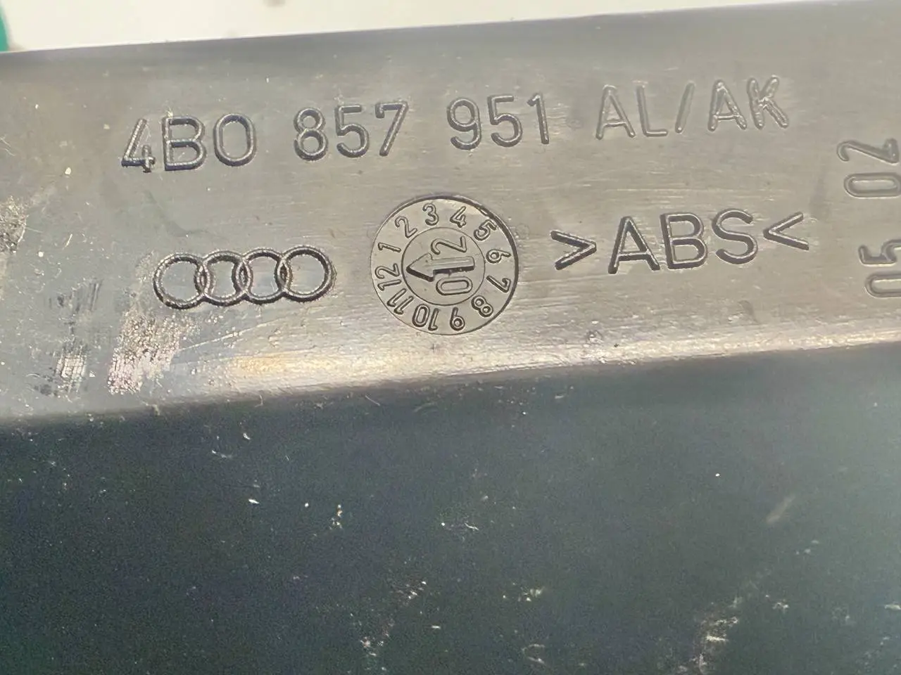 Aschenbecher Einsatz Mittelkonsole Audi A6 Avant 4B5 TDI 2.5L 2002 4B0857951
