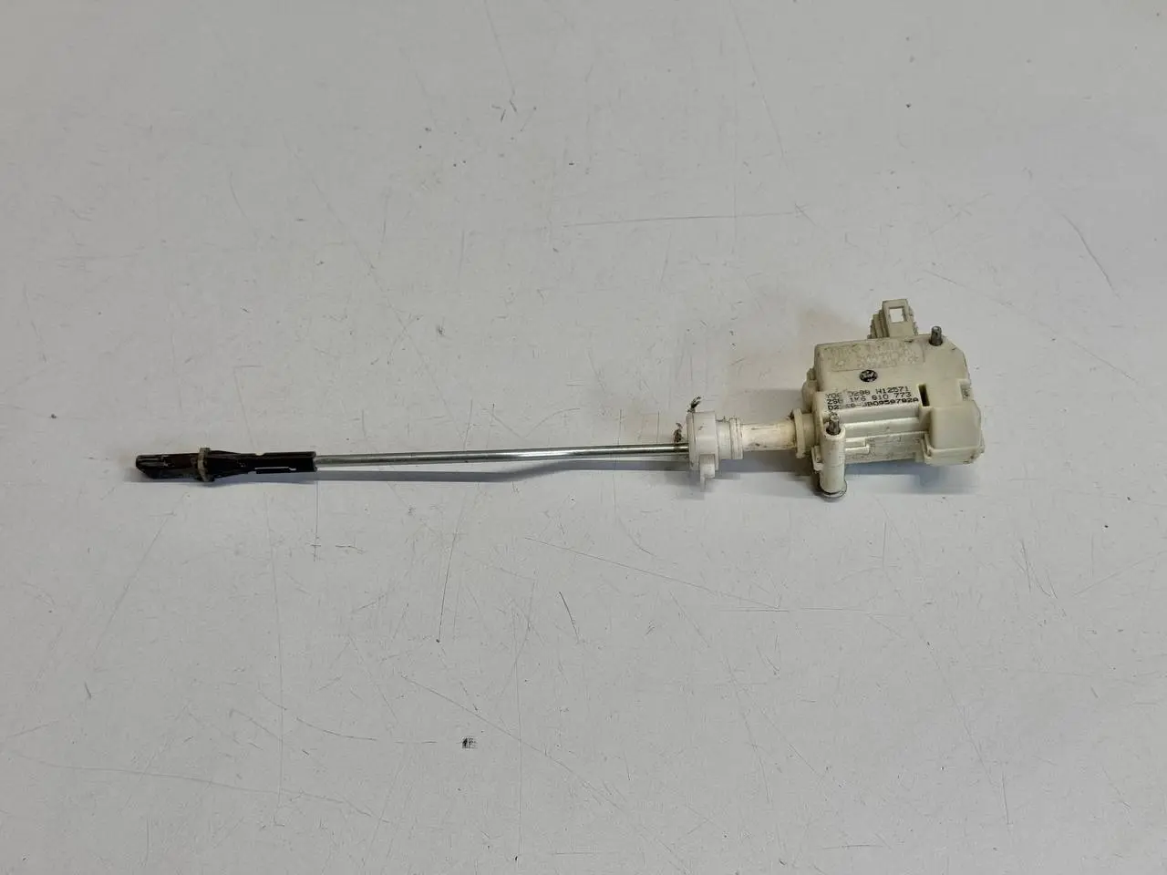 Stellmotor Stellelement Tankklappe Golf 5 1K1 VW Golf 5 1K1 1,9 TDI 2006 N12571