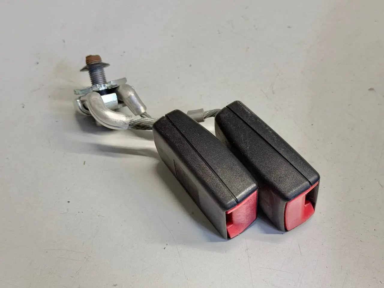 Doppelgurtschloss Hinten Mitte Golf 5 1K1 VW Golf 5 1K1 1,9 TDI 2006 1K0857739H