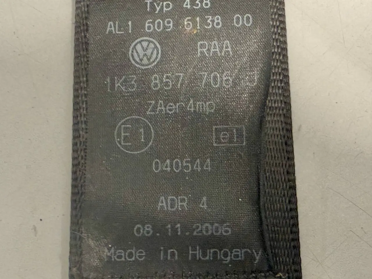 Gurt vorne rechts Golf 5 1K1 1,9 TDI 2006 VW Golf 5 1K1 1,9 TDI 2006 1K3857706