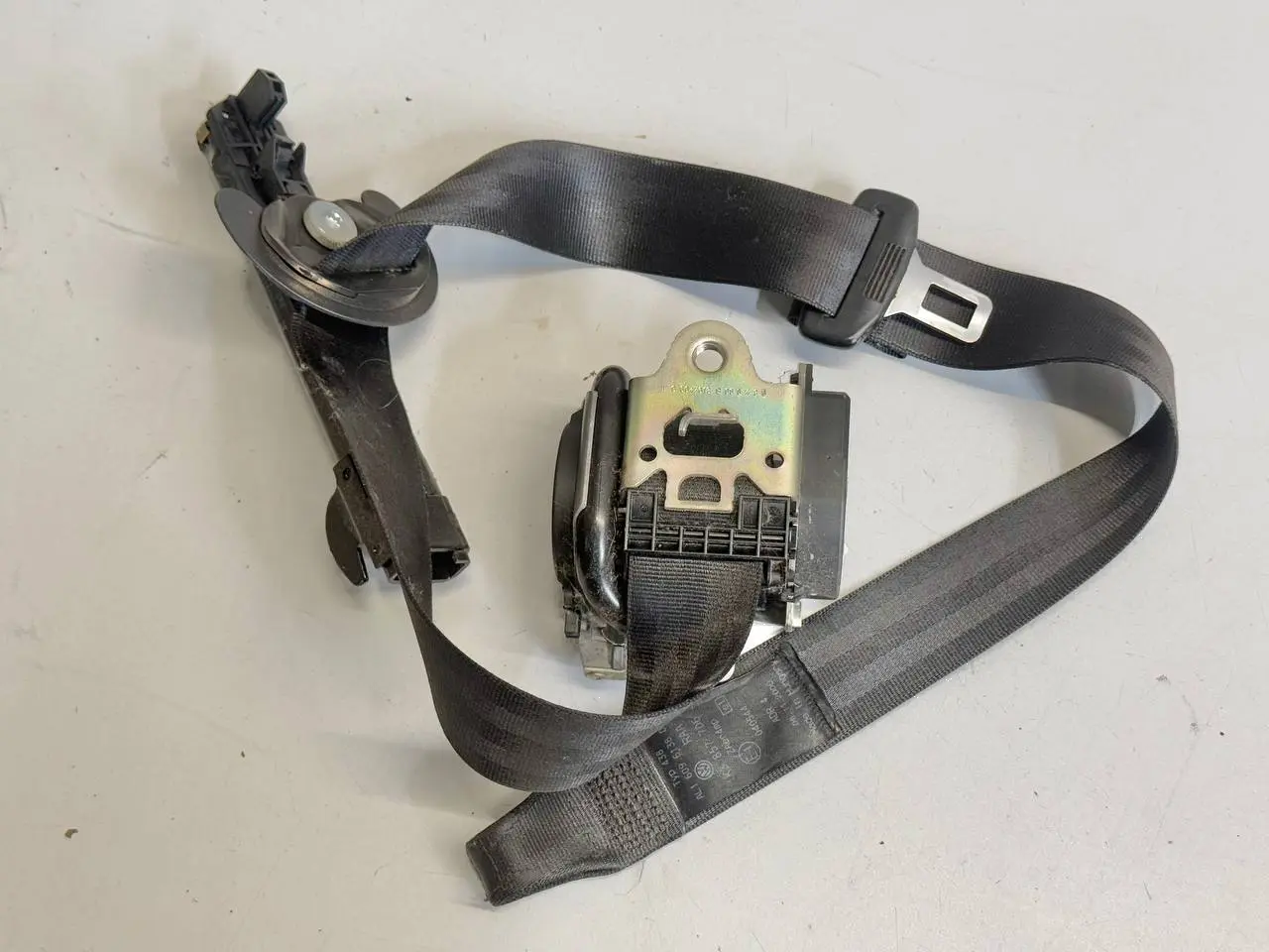 Gurt vorne rechts Golf 5 1K1 1,9 TDI 2006 VW Golf 5 1K1 1,9 TDI 2006 1K3857706