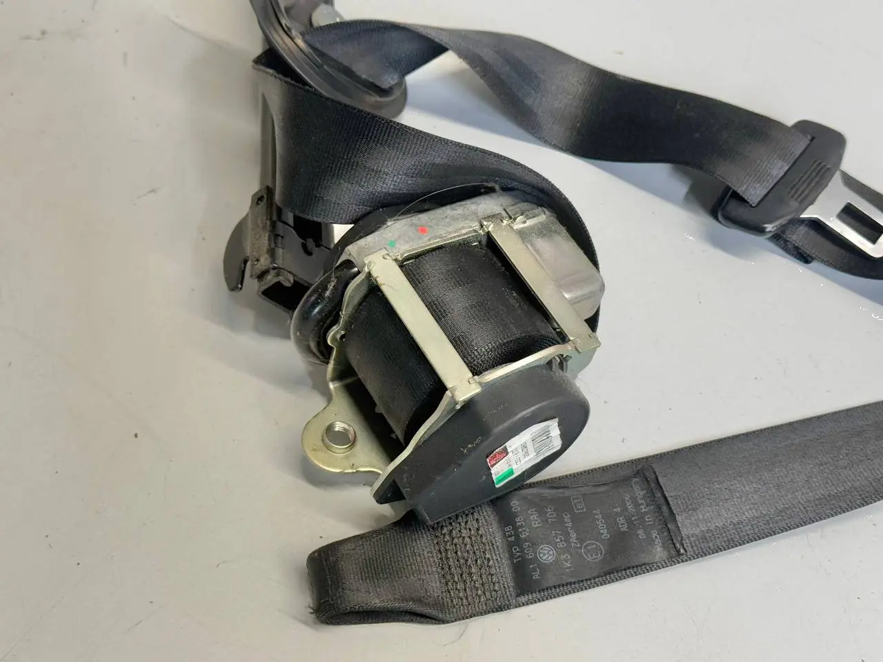 Gurt vorne rechts Golf 5 1K1 1,9 TDI 2006 VW Golf 5 1K1 1,9 TDI 2006 1K3857706
