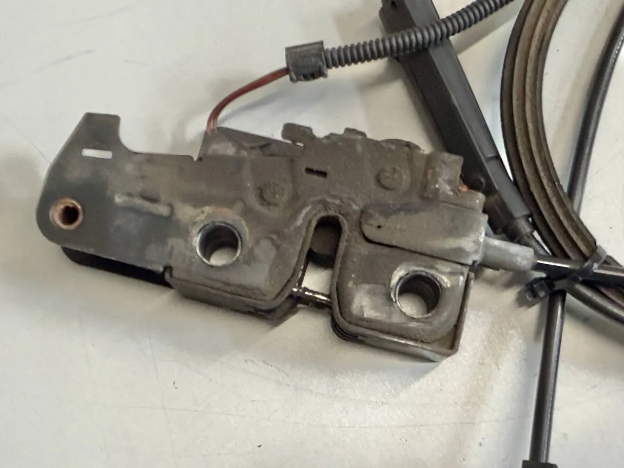 Motorhaubenseil Zugstrang Frontklappe VW Golf 5 1K1 1,9 TDI 2006 1K1823531C