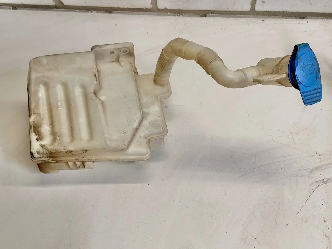 Wischwasserbehälter für 5 Golf 5 1K1 1,9 VW Golf 5 1K1 1,9 TDI 2006 1K0955453Q