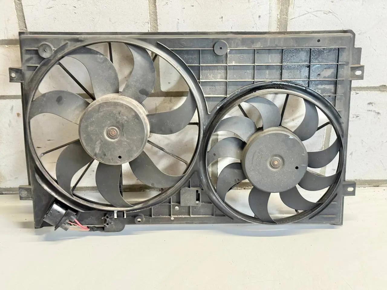 Lüftermotor Kühlerlüfter Gebläsemotor 5 VW Golf 5 1K1 1,9 TDI 2006 1K0121207T