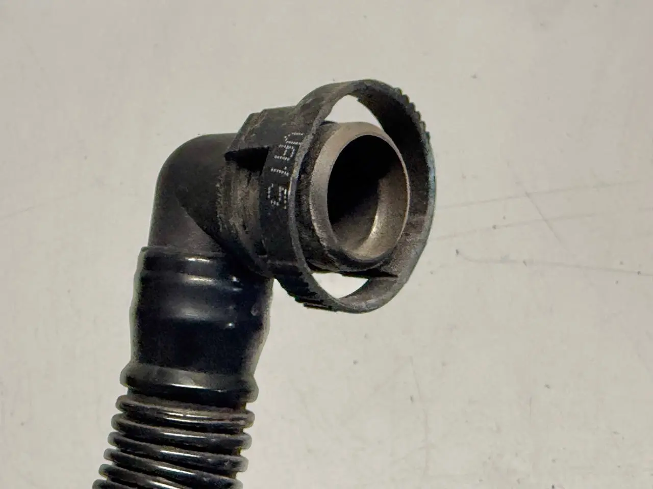 Wasserkuehlung Mittelrohr Schlauchleitung VW Polo V 6C 1,2 TSI 2015 6C0129637B