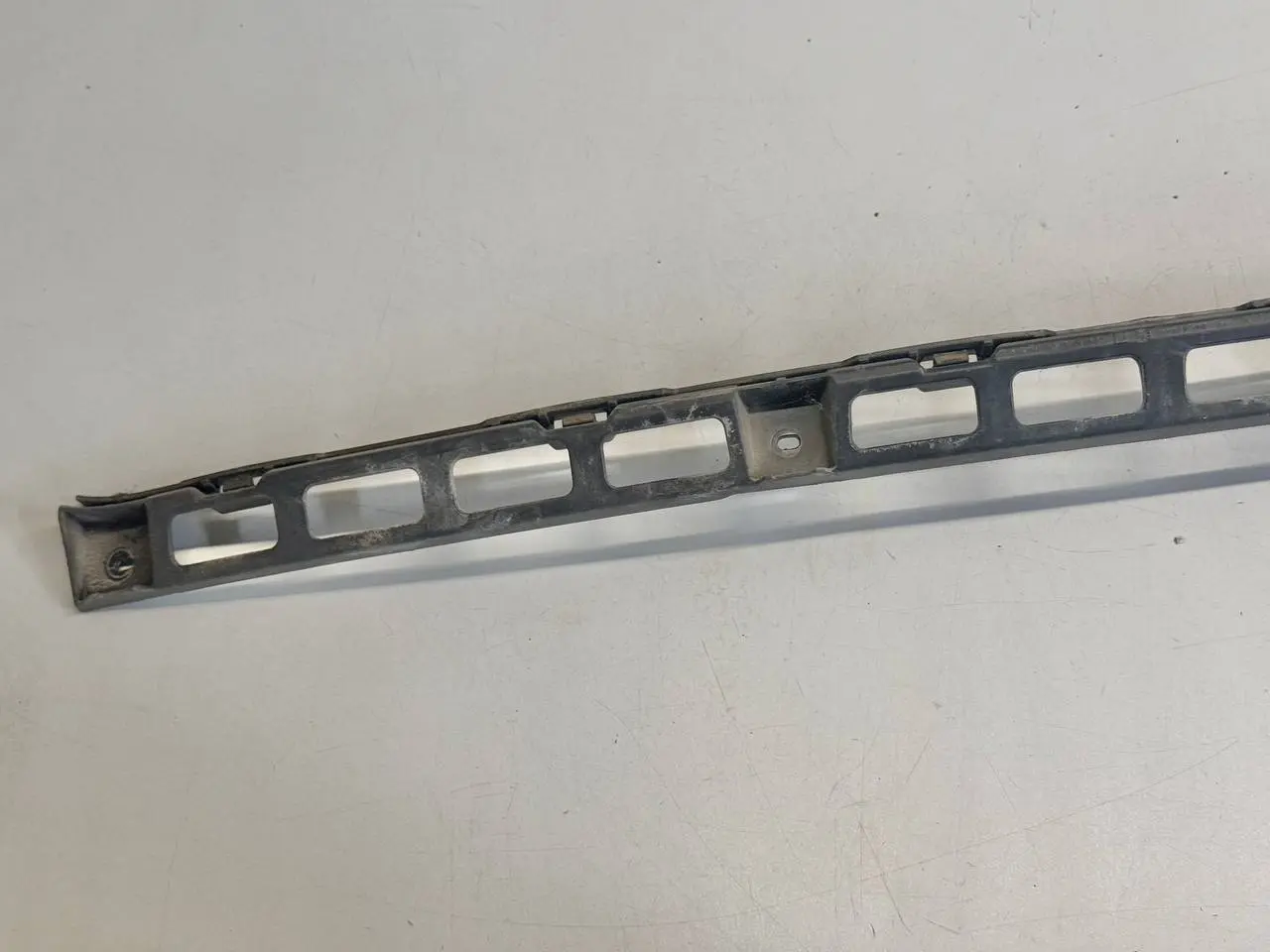 Stoßstangenhalter Führung Mitte hinten V VW Polo V 6R 1,2 TSI 2010 6R6807863B
