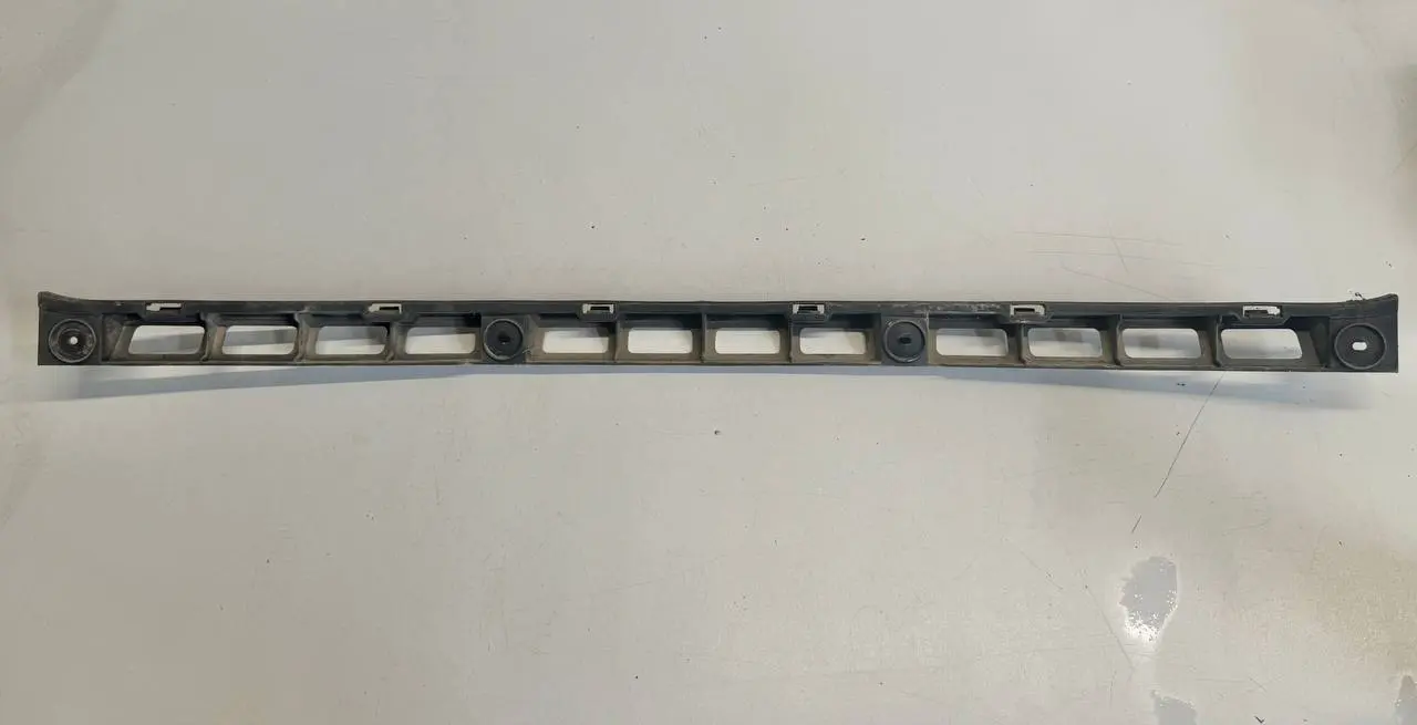 Stoßstangenhalter Führung Mitte hinten V VW Polo V 6R 1,2 TSI 2010 6R6807863B