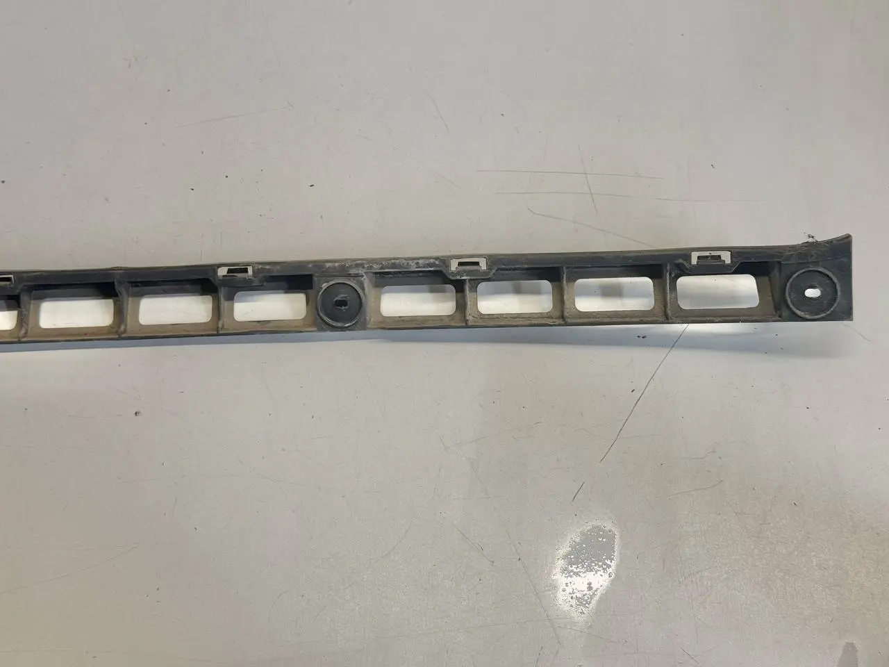 Stoßstangenhalter Führung Mitte hinten V VW Polo V 6R 1,2 TSI 2010 6R6807863B