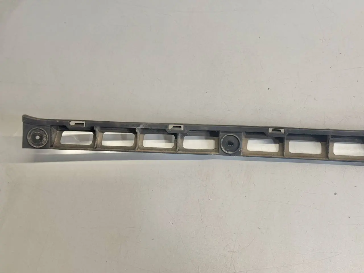 Stoßstangenhalter Führung Mitte hinten V VW Polo V 6R 1,2 TSI 2010 6R6807863B