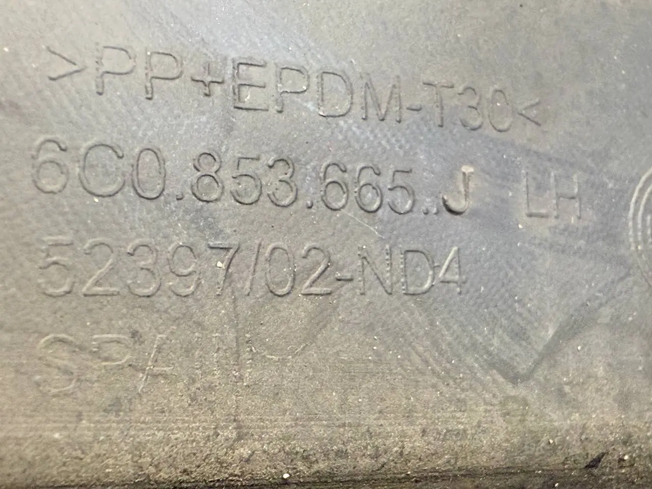 Verkleidung Nebelscheinwerfer Gitter vorn VW Polo V 6C 1,2 TSI 2015 6C0853665J