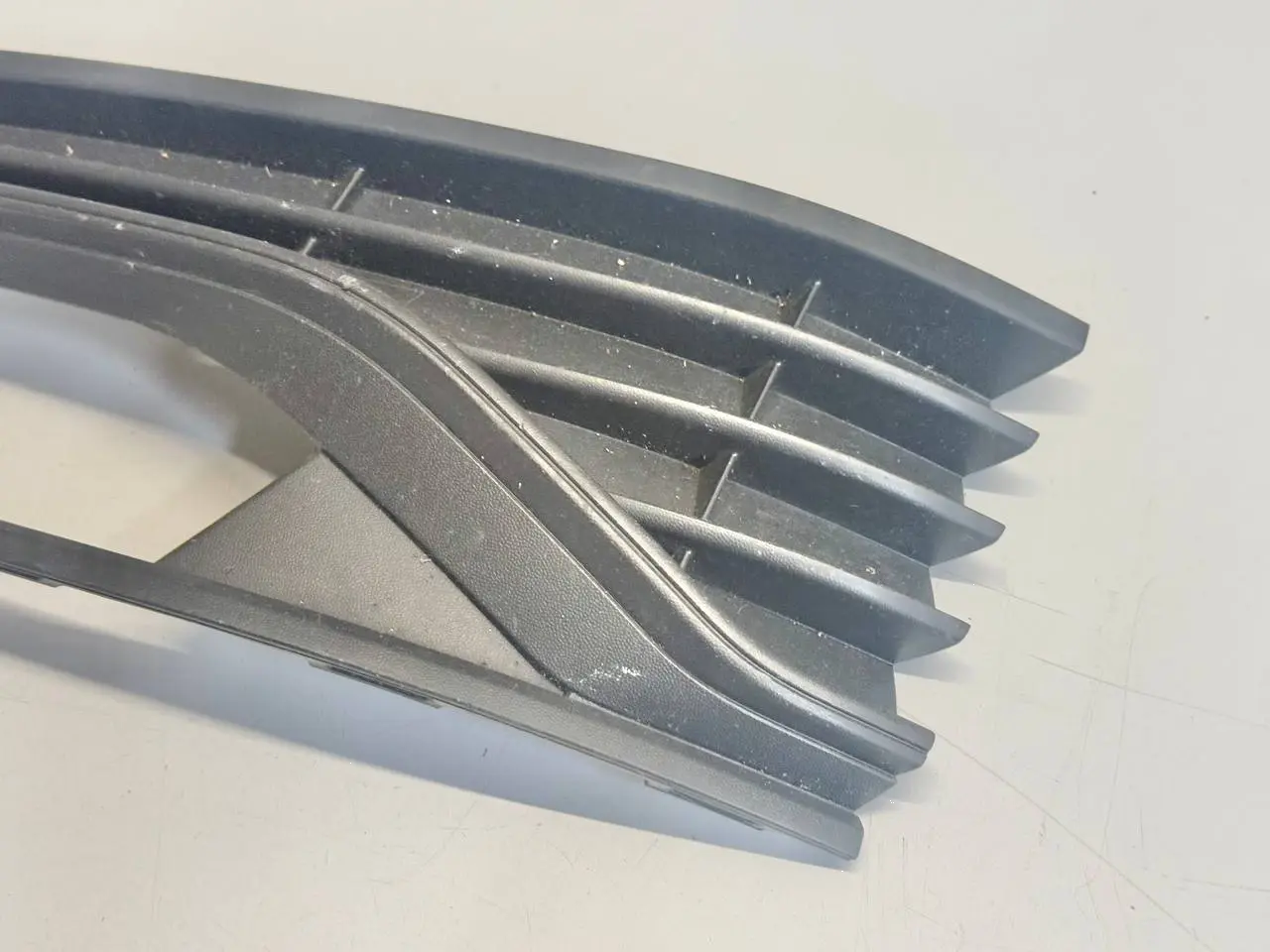 Verkleidung Nebelscheinwerfer Gitter vorn VW Polo V 6C 1,2 TSI 2015 6C0853665J