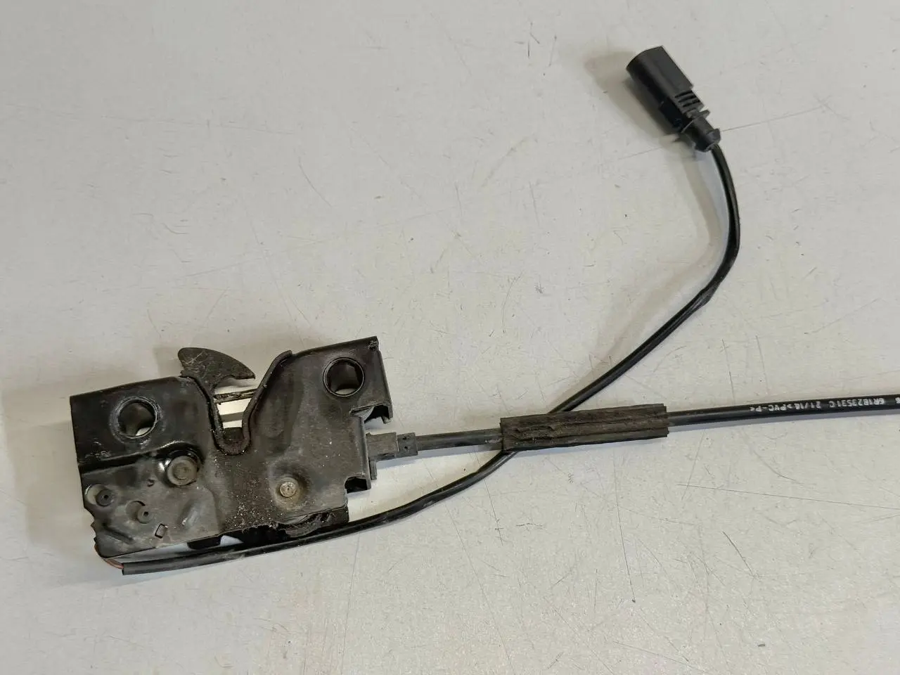Verschluss Deckel Abdeckung Klappe Polo V VW Polo V 6R 1,2 TSI 2010 6R1823531C
