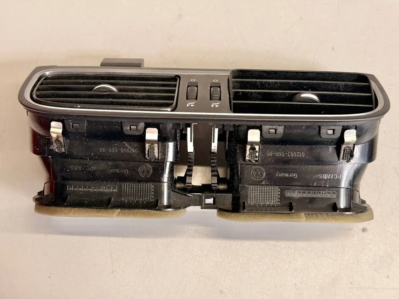 Luftdüse Armaturenbrett Mitte V Polo V 6R VW Polo V 6R 1,2 TSI 2010 6R0819728