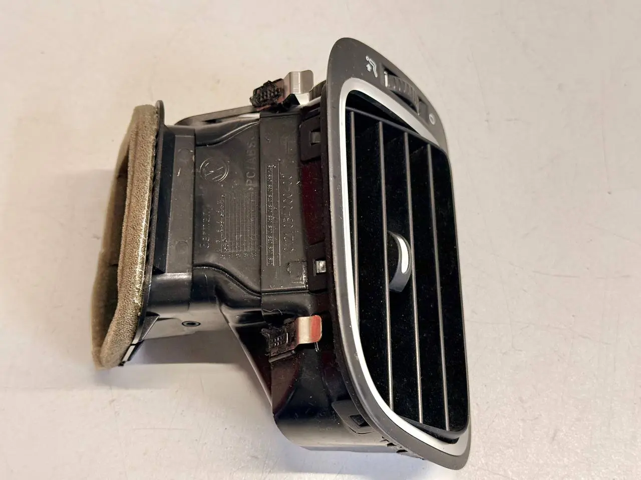 Luftdüse, Frischluftströmer, Lüftungsgitter VW Polo V 6R 1,2 TSI 2010 6R0819703