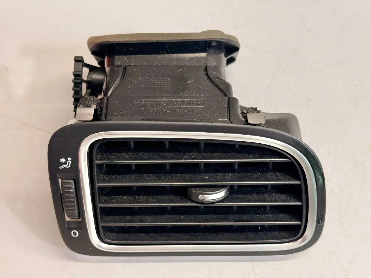 Luftdüse Armaturenbrett Polo V 6R 1,2 TSI VW Polo V 6R 1,2 TSI 2010 6R0819704