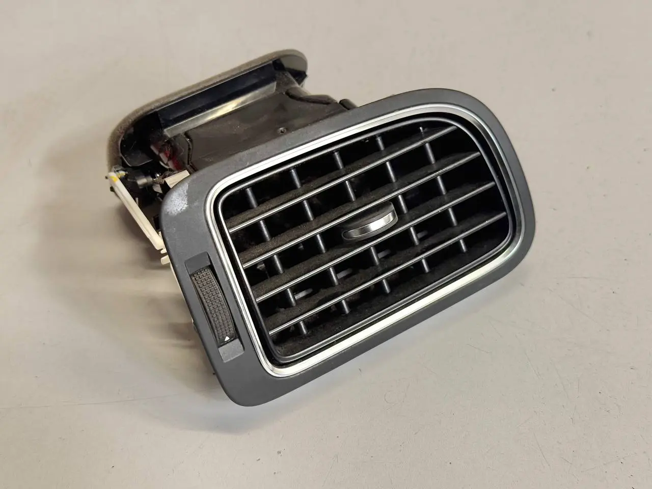Luftdüse Belüftungsdüse Lüftungsklappe V VW Polo V 6C 1,2 TSI 2015 6RF819704