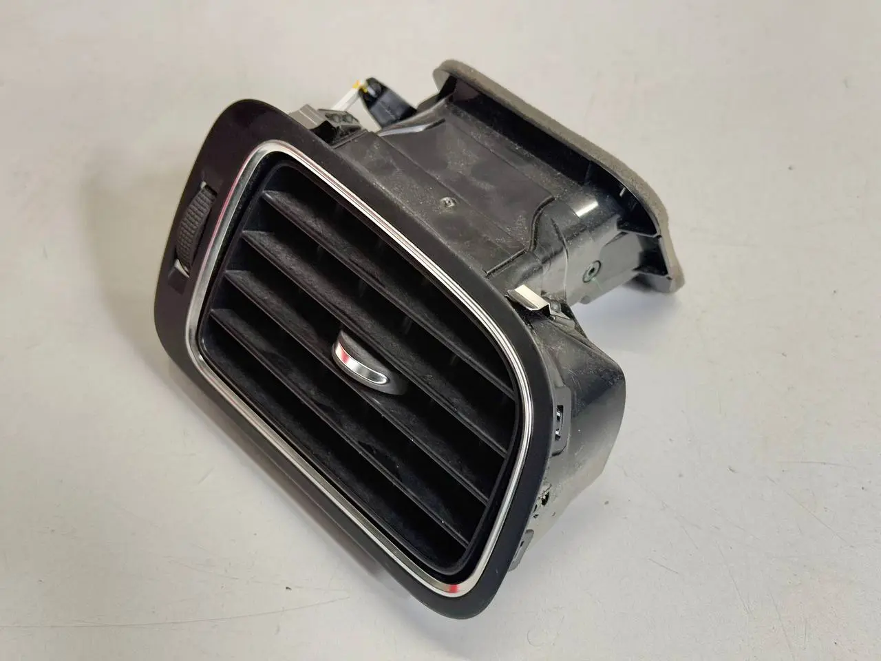 Luftdüse Belüftungsdüse Lüftungsklappe V VW Polo V 6C 1,2 TSI 2015 6RF819704